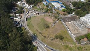 Image 1 - 927347