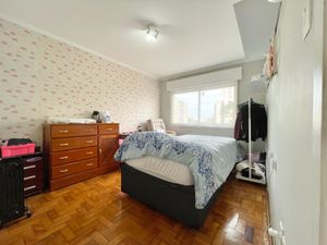 Image 14 - 927350