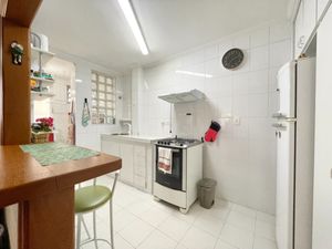 Image 7 - 927350