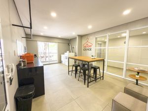 Image 13 - 927351