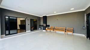 Image 10 - 927362
