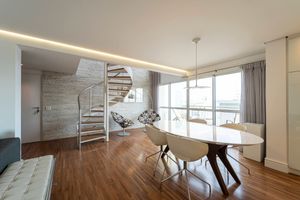 Image 1 - 927363