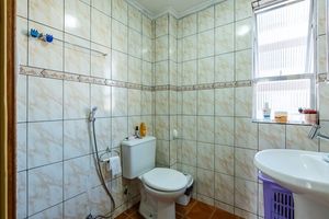 Image 19 - 927367