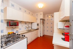 Image 14 - 927372