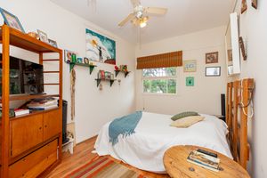 Image 33 - 927372