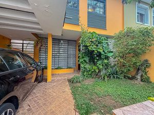 Image 3 - 927372