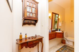 Image 24 - 927372