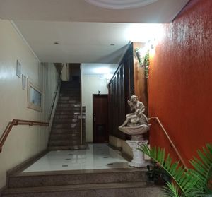Image 5 - 927385