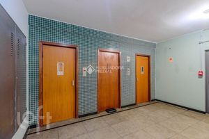 Image 4 - 927389