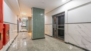 Image 17 - 927389