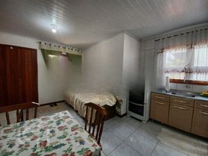 Image 1 - 927390