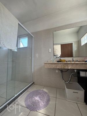Image 5 - 927395