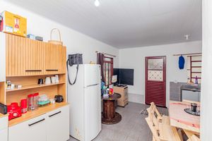 Image 33 - 927399