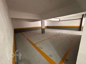 Image 22 - 927401