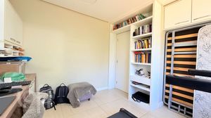 Image 3 - 927415