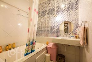 Image 13 - 927416