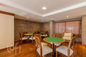 Image 33 - 927447