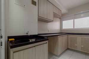 Image 12 - 927467
