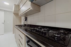 Image 33 - 927467