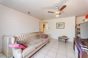 Image 9 - 927488