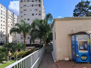 Image 10 - 927492