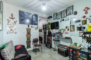Image 1 - 927513