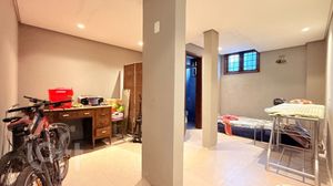 Image 24 - 927515