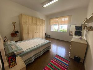 Image 4 - 927527