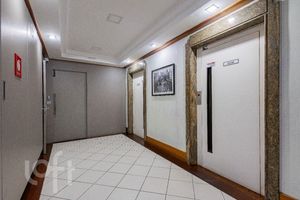 Image 25 - 927544