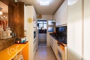 Image 6 - 927544
