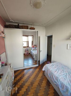 Image 17 - 927548