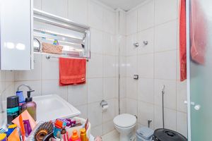 Image 11 - 927565