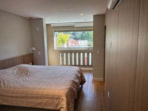 Image 8 - 927566