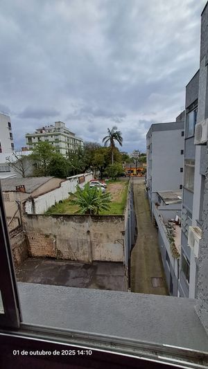 Image 1 - 927579