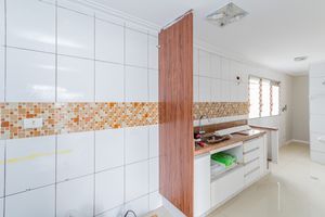 Image 23 - 927586
