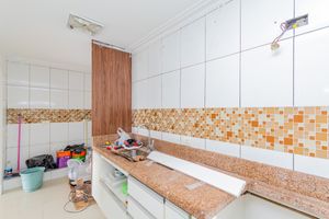 Image 21 - 927586