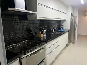 Image 23 - 927593