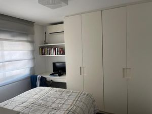 Image 19 - 927593