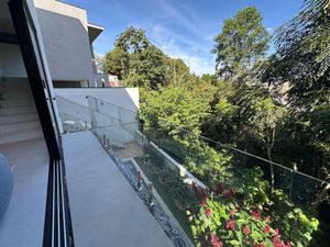 Image 4 - 927595