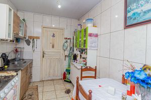 Image 19 - 927608