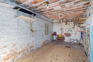Image 27 - 927608