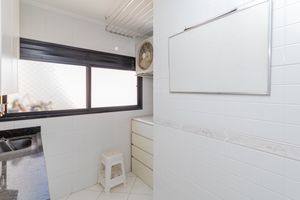 Image 41 - 927609