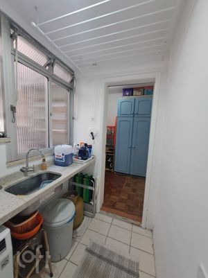 Image 24 - 927610