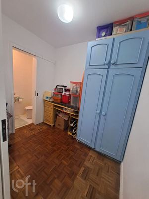 Image 25 - 927610