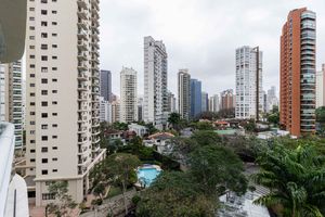 Image 22 - 927611