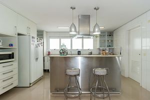 Image 18 - 927611