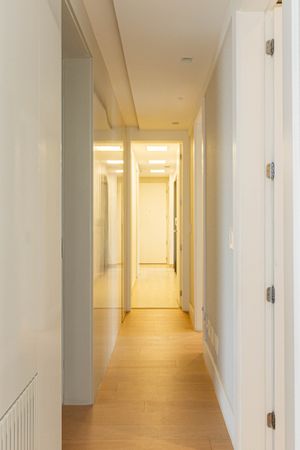 Image 22 - 927613