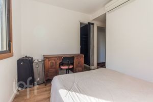 Image 19 - 927631