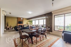 Image 8 - 927631
