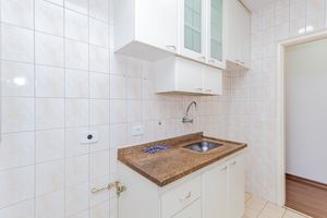 Image 19 - 927638
